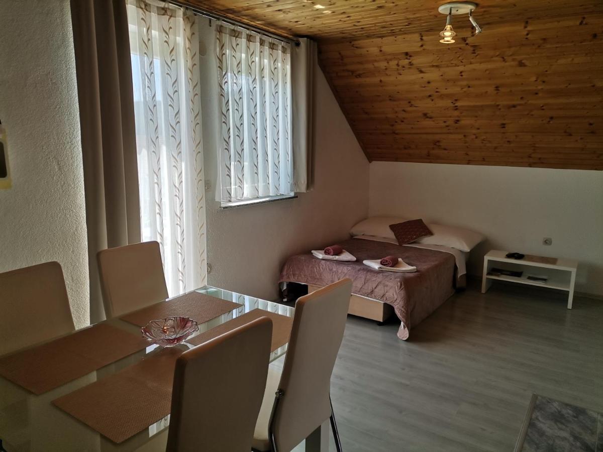 Apartment Dolores Smoljanac Ngoại thất bức ảnh